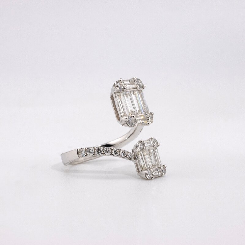 Anillo Abierto en Oro Blanco 18k con Doble Cuadro de Diamantes