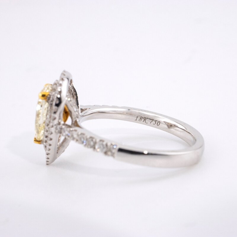 Anillo de Oro 18k con Diamantes