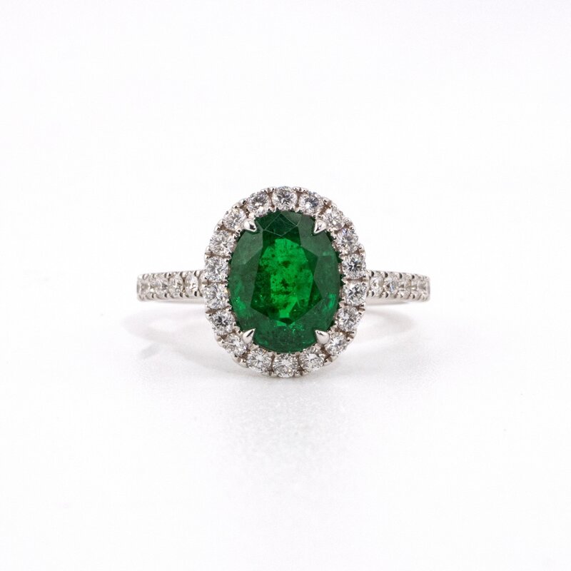 Anillo de Oro 18k con Diamantes y Esmeralda